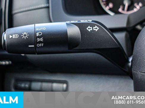 Used 2025 Nissan Pathfinder S image 36