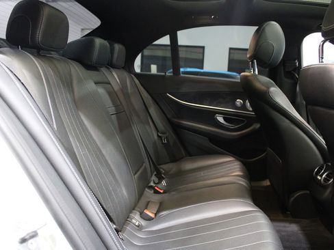 Used 2018 Mercedes-Benz E 300 image 19
