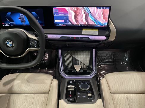 Used 2025 BMW X3 xDrive30i w/ Convenience Package image 17