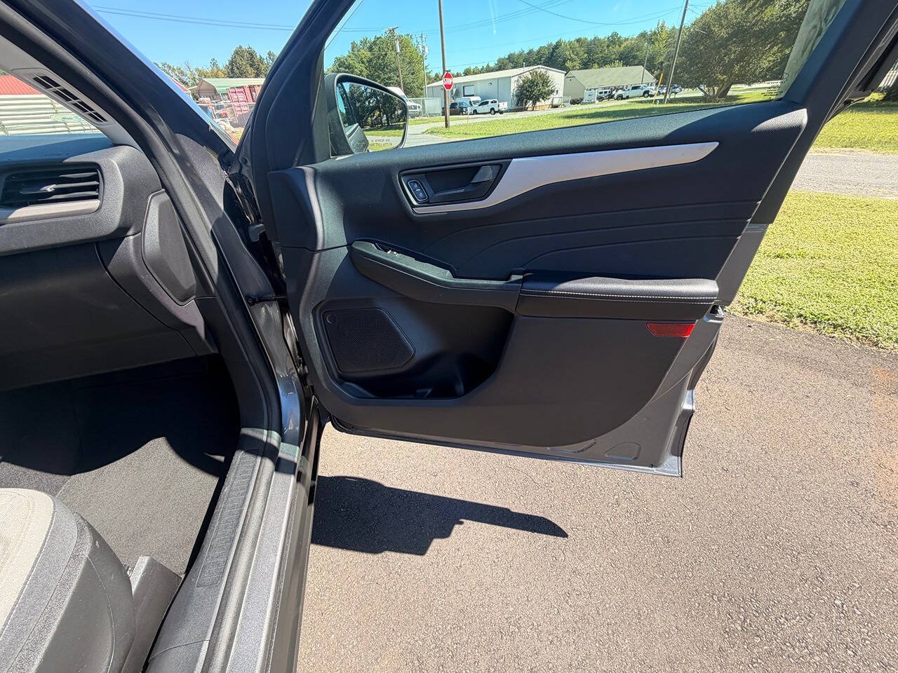 Used 2022 Ford Escape S AWD/4WD image 12