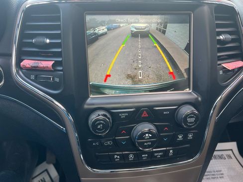 Used 2017 Jeep Grand Cherokee Limited AWD/4WD image 23