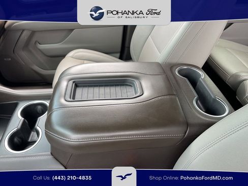 Used 2022 Chevrolet Suburban LT w/ Luxury Package AWD/4WD image 13