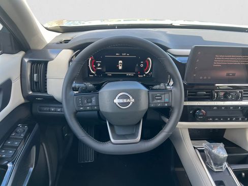 New 2026 Nissan Pathfinder SL image 14
