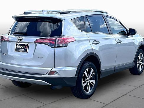 Used 2018 Toyota RAV4 XLE w/ Plus Extra Value Package FWD image 12