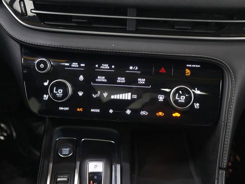 Used 2024 INFINITI QX60 Sensory image 17