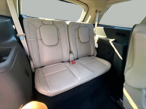 Used 2023 Lincoln Aviator Grand Touring w/ Equipment Group 301A AWD/4WD image 23