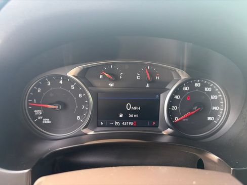 Used 2024 GMC Terrain SLT AWD/4WD image 20