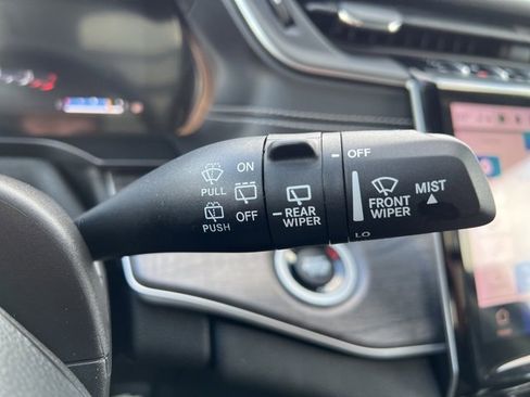 Certified 2023 Jeep Grand Cherokee L Limited image 25