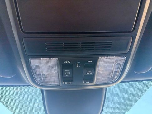 Used 2025 Honda Odyssey Sport-L image 23