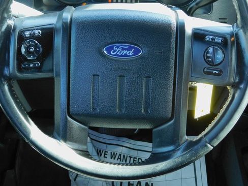 Used 2016 Ford F250 Lariat w/ Lariat Chrome Package image 15