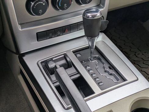 Used 2008 Jeep Liberty Limited image 12