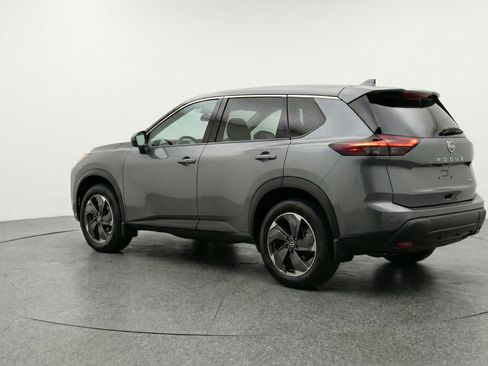 Used 2025 Nissan Rogue SV image 6