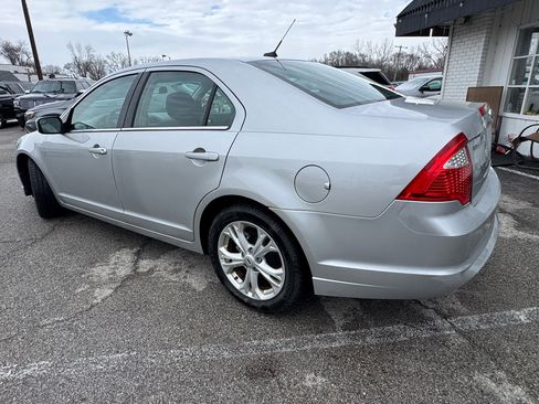 Used 2012 Ford Fusion SE image 4