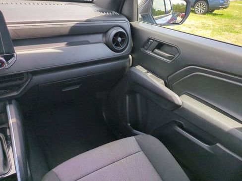 Used 2024 Chevrolet Colorado Trail Boss w/ Technology Package AWD/4WD image 18
