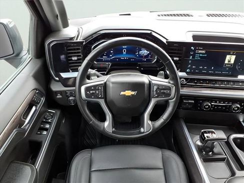 Used 2024 Chevrolet Silverado 1500 LTZ image 14