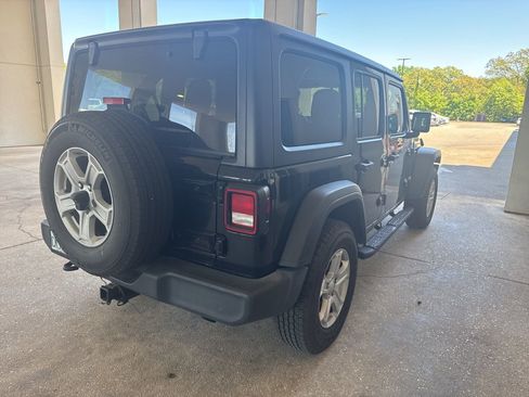 Used 2020 Jeep Wrangler Unlimited Sport S AWD/4WD image 3