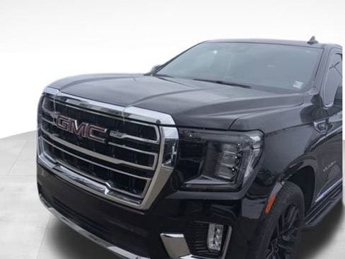 Used 2023 GMC Yukon SLT w/ SLT Premium Package image 2