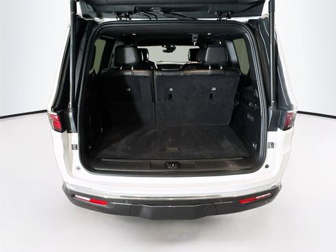 Used 2022 Jeep Wagoneer Series III w/ Convenience Group I AWD/4WD image 20