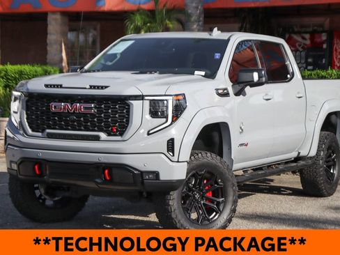 Used 2024 GMC Sierra 1500 AT4 w/ Technology Package AWD/4WD image 4