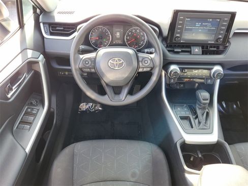 Used 2022 Toyota RAV4 XLE image 16