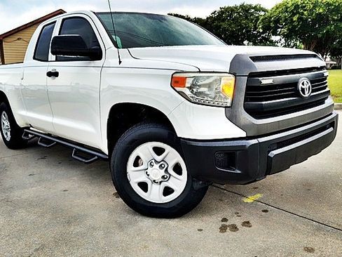 Used 2017 Toyota Tundra SR AWD/4WD image 2