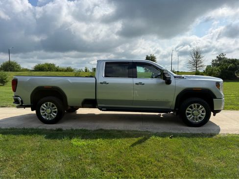Used 2022 GMC Sierra 3500 Denali w/ Technology Package AWD/4WD image 6