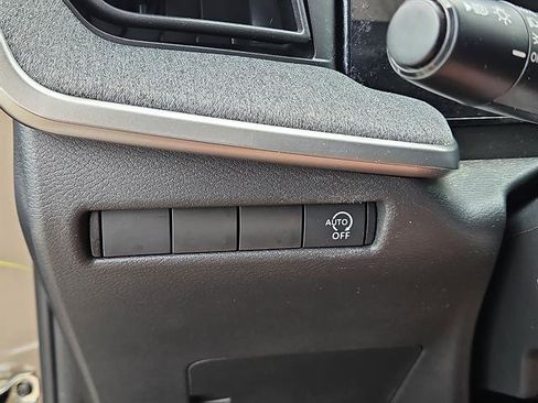 Used 2025 Nissan Kicks SV FWD image 15