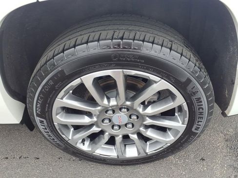 Used 2023 GMC Acadia Denali w/ Denali Ultimate Package AWD/4WD image 28