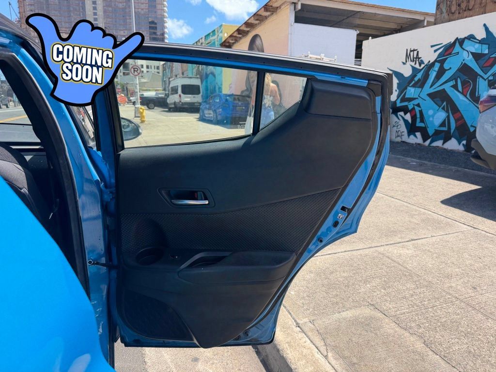 Used 2019 Toyota C-HR FWD image 11
