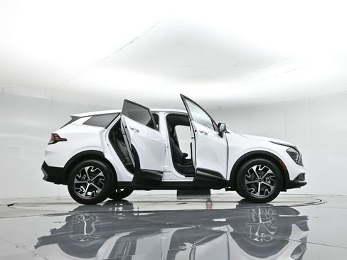 Used 2024 Kia Sportage EX image 53