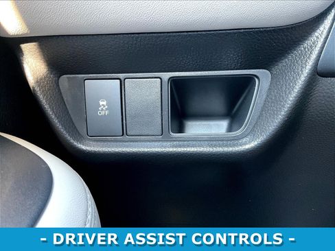 Certified 2026 Honda HR-V LX image 37