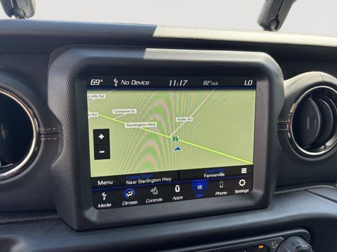 Used 2022 Jeep Wrangler Unlimited Sahara AWD/4WD image 15