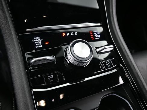 Used 2024 Jeep Grand Cherokee Overland w/ Adv Protech Group III image 31