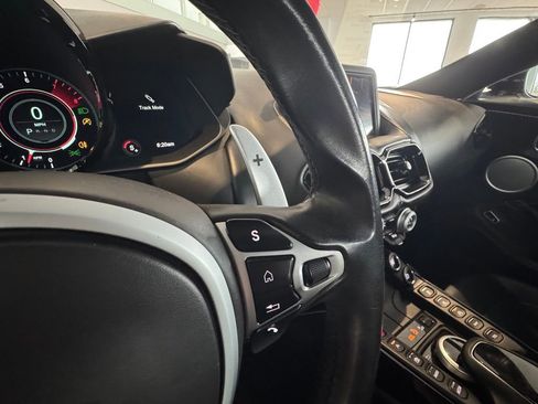 Used 2020 Aston Martin V8 Vantage Coupe image 36