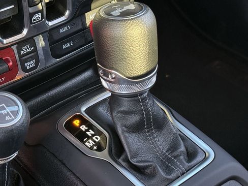 Used 2025 Jeep Wrangler Unlimited Rubicon w/ Convenience Group image 18