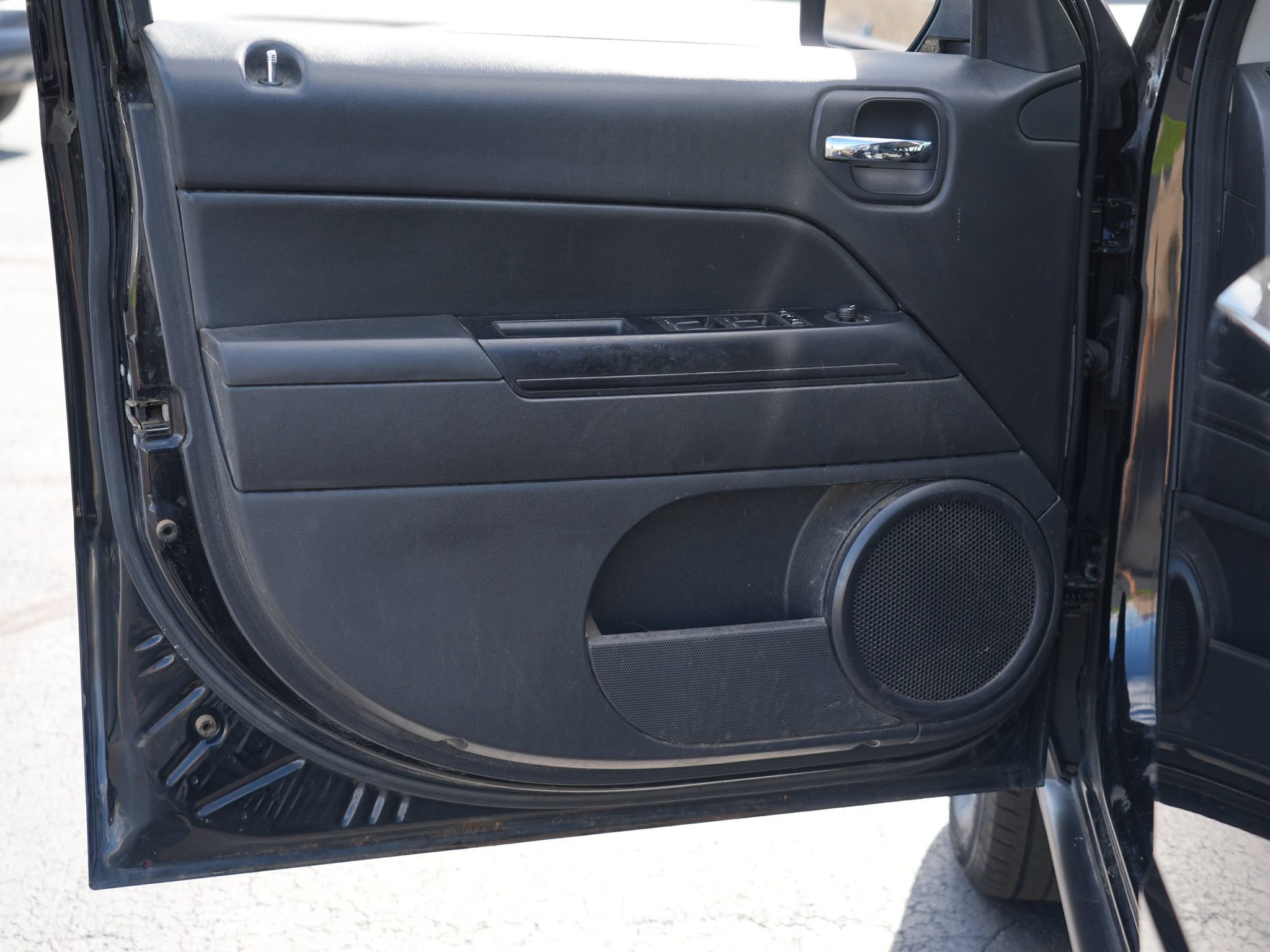 Used 2016 Jeep Patriot Latitude FWD image 14