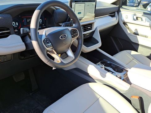 New 2026 Ford Explorer Active w/ Active Comfort Package image 7