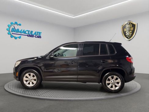 Used 2009 Volkswagen Tiguan SE image 2