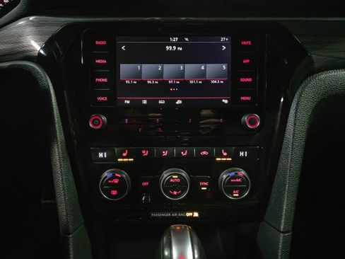 Used 2020 Volkswagen Passat 2.0T R-Line image 25