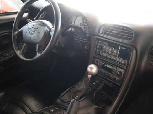 Used 2001 Chevrolet Corvette Base w/ Preferred Equipment Group2 image 38