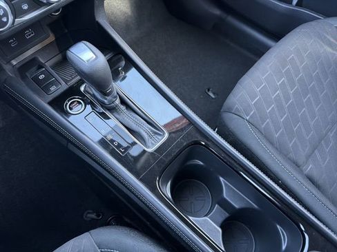 Used 2024 Nissan Kicks SV image 11