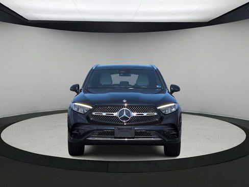 Used 2024 Mercedes-Benz GLC 300 4MATIC image 3