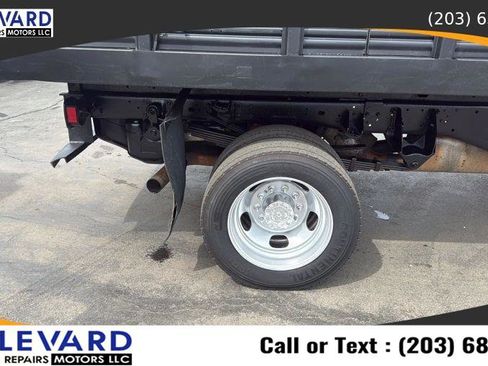Used 2018 RAM 5500 Tradesman w/ Payload Upgrade Package AWD/4WD image 11