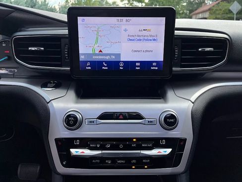 Used 2020 Ford Explorer XLT w/ Equipment Group 202A AWD/4WD image 17