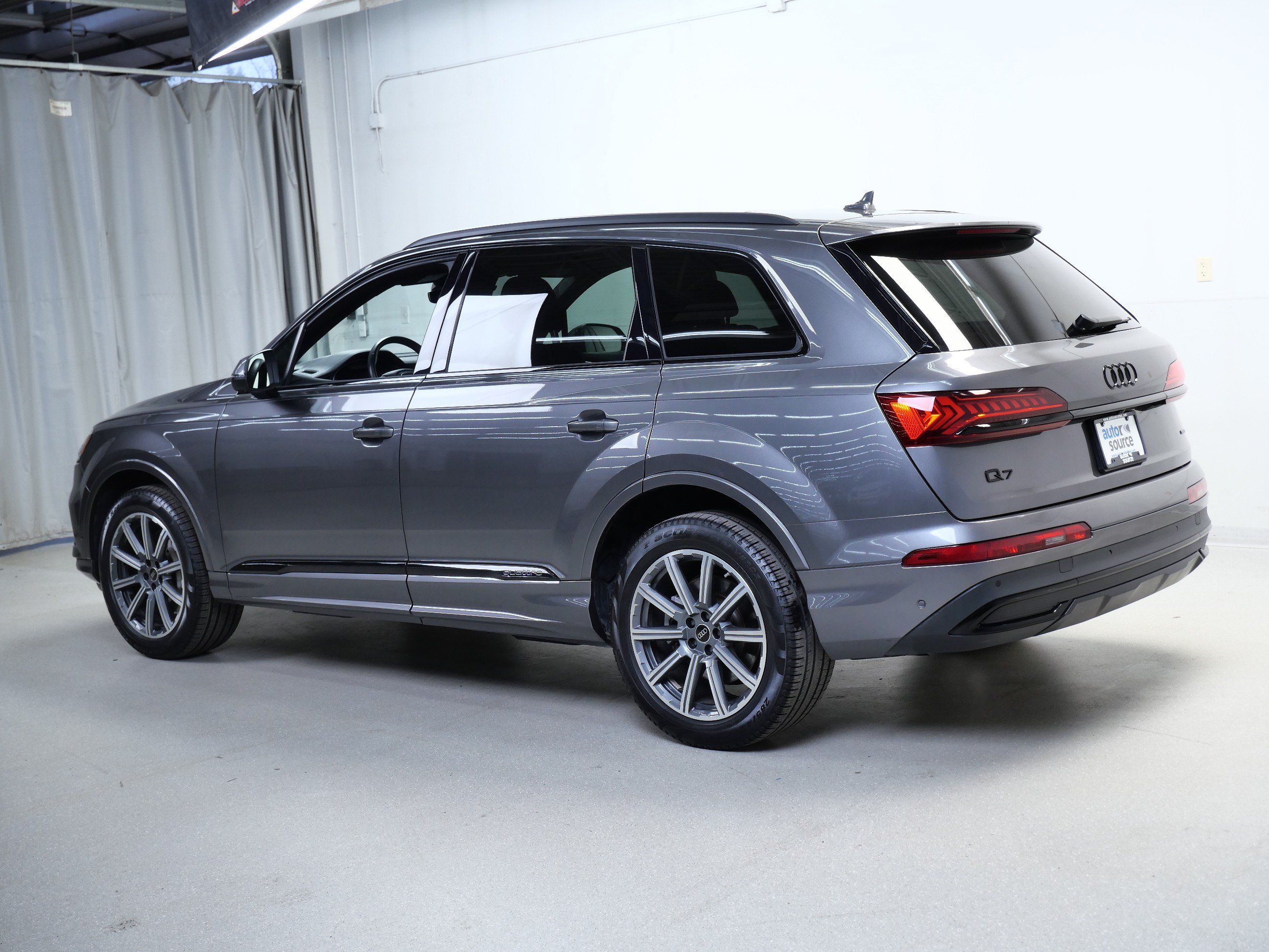 Used 2023 Audi Q7 2.0T Premium Plus w/ Premium Plus Package AWD/4WD image 11