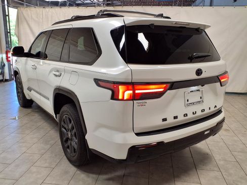 Used 2025 Toyota Sequoia Platinum AWD/4WD image 7