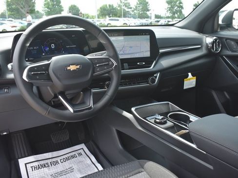 New 2026 Chevrolet Equinox LT w/ Safety and Technology Package FWD image 17