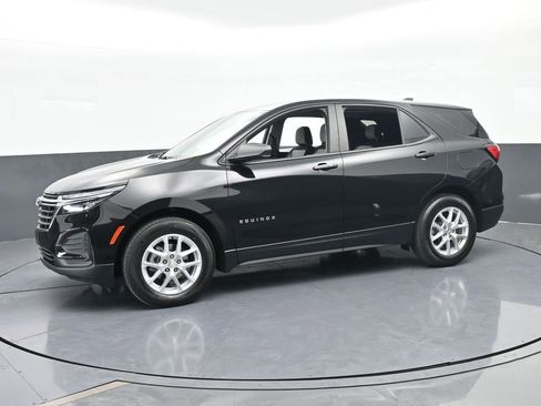 Used 2023 Chevrolet Equinox LS w/ Driver Confidence II Package image 2