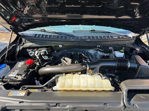 Used 2024 Ford Expedition Limited image 11