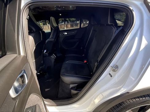 Used 2023 Volvo C40 P8 Recharge Ultimate image 28